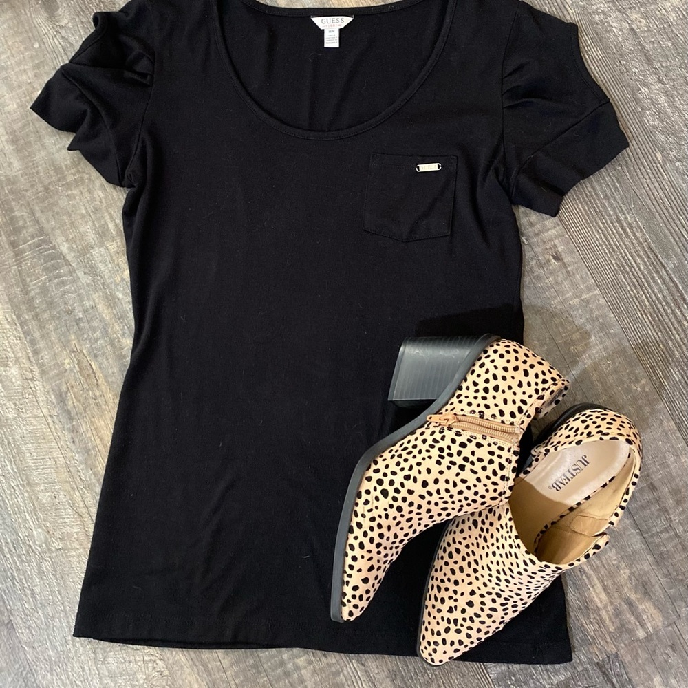 Guess Women’s Short Sleeve Top Black Keyhole Sleeves Size Med